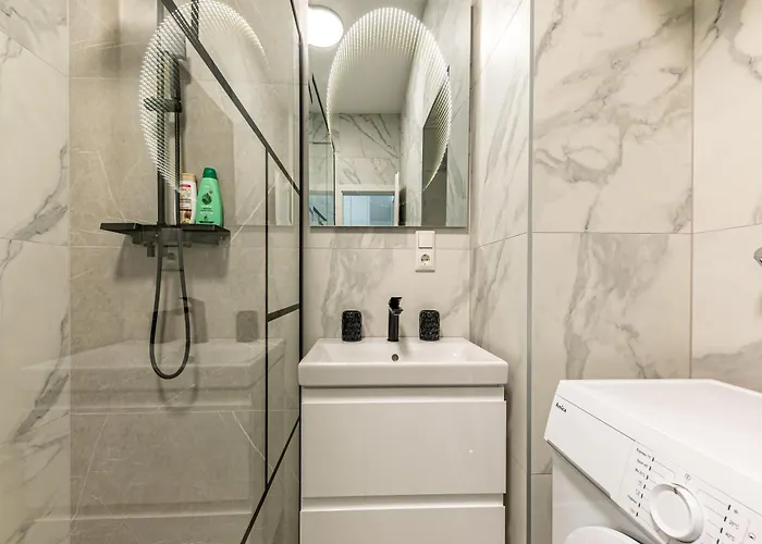 Compact Luxury By Jr Apartment *