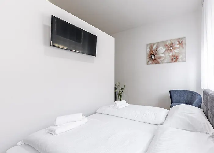 Compact Luxury By Jr Apartment