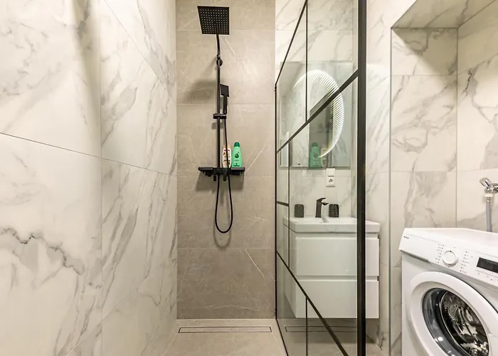 Compact Luxury By Jr Viyana