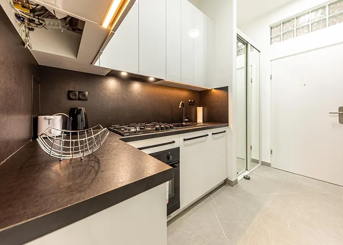 Compact Luxury By Jr * Відень