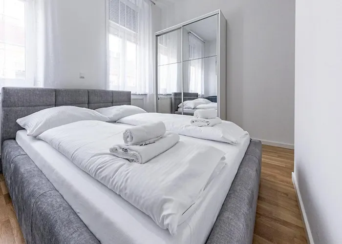 Apartment Compact Luxury By Jr